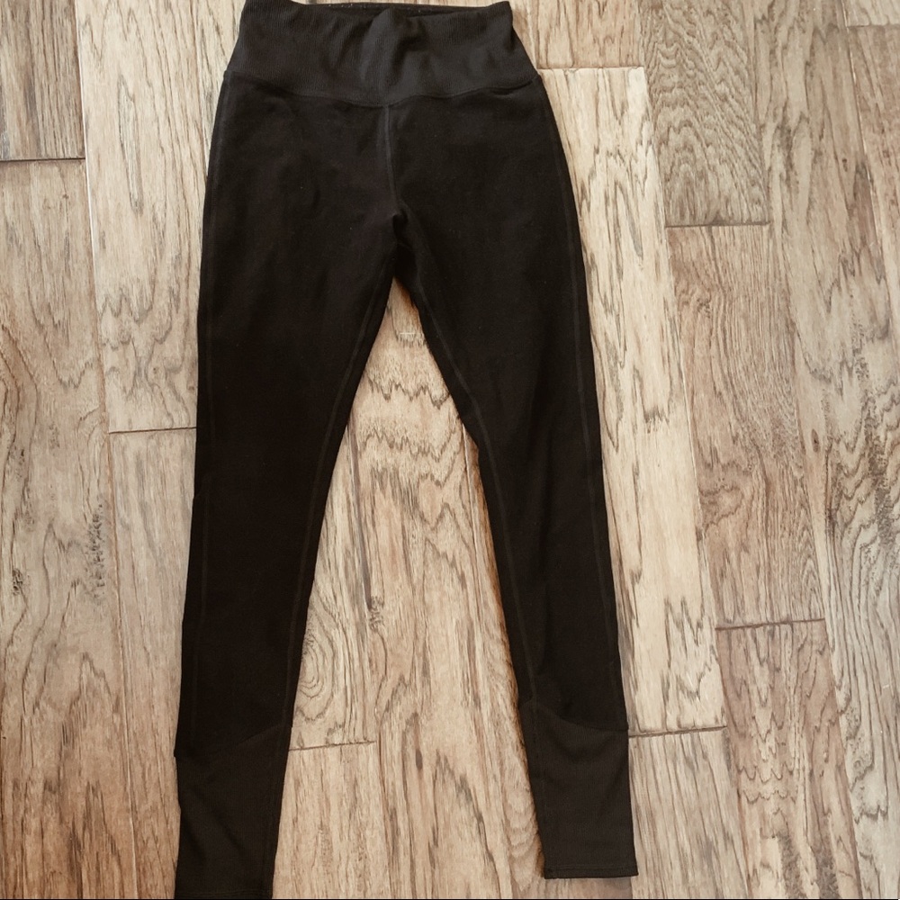ALO black leggings